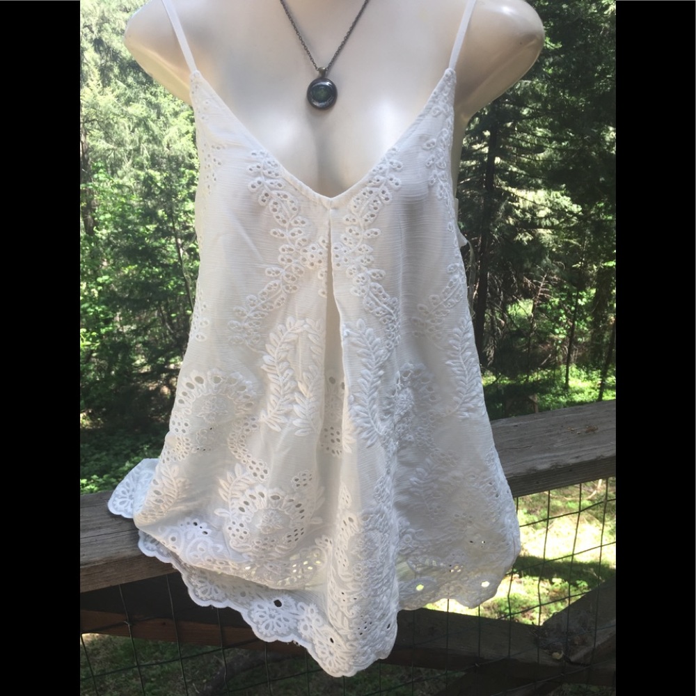 Entro Italian white top swing camisole,scalloped,eyelet lace blouse tank top